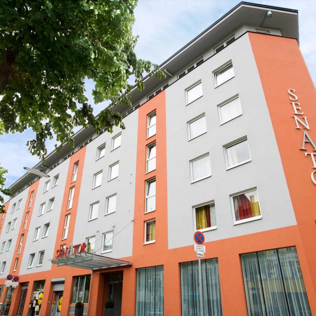 Photograph of Senator Hotel Vienna
