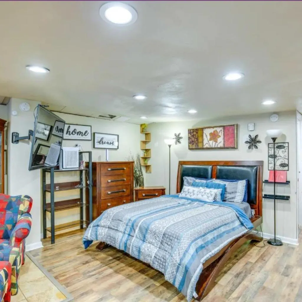 Photograph of Adorable Spacious Apt with Private entrance