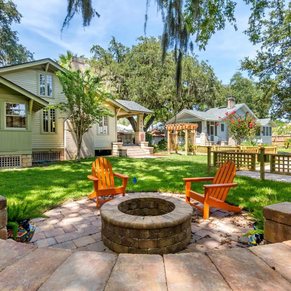 Photograph of Flagler Cottage - 1 Block to Historic District