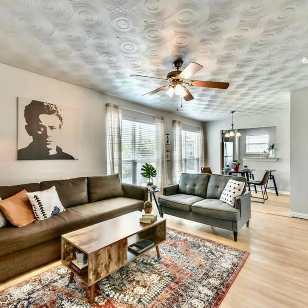 Photograph of The Swank - Close to Downtown