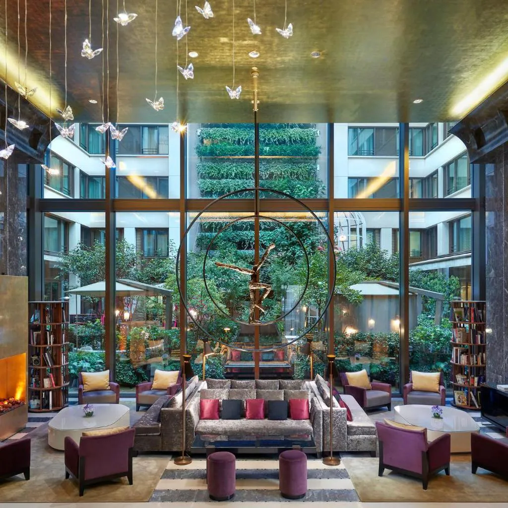 Photograph of Mandarin Oriental, Paris