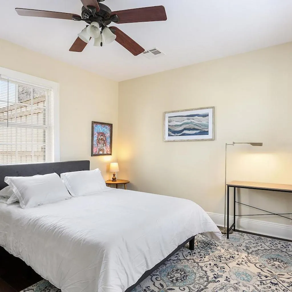Photograph of Cute 1bed 1bath 4blocks from French Q and steps to Jazz & music venues