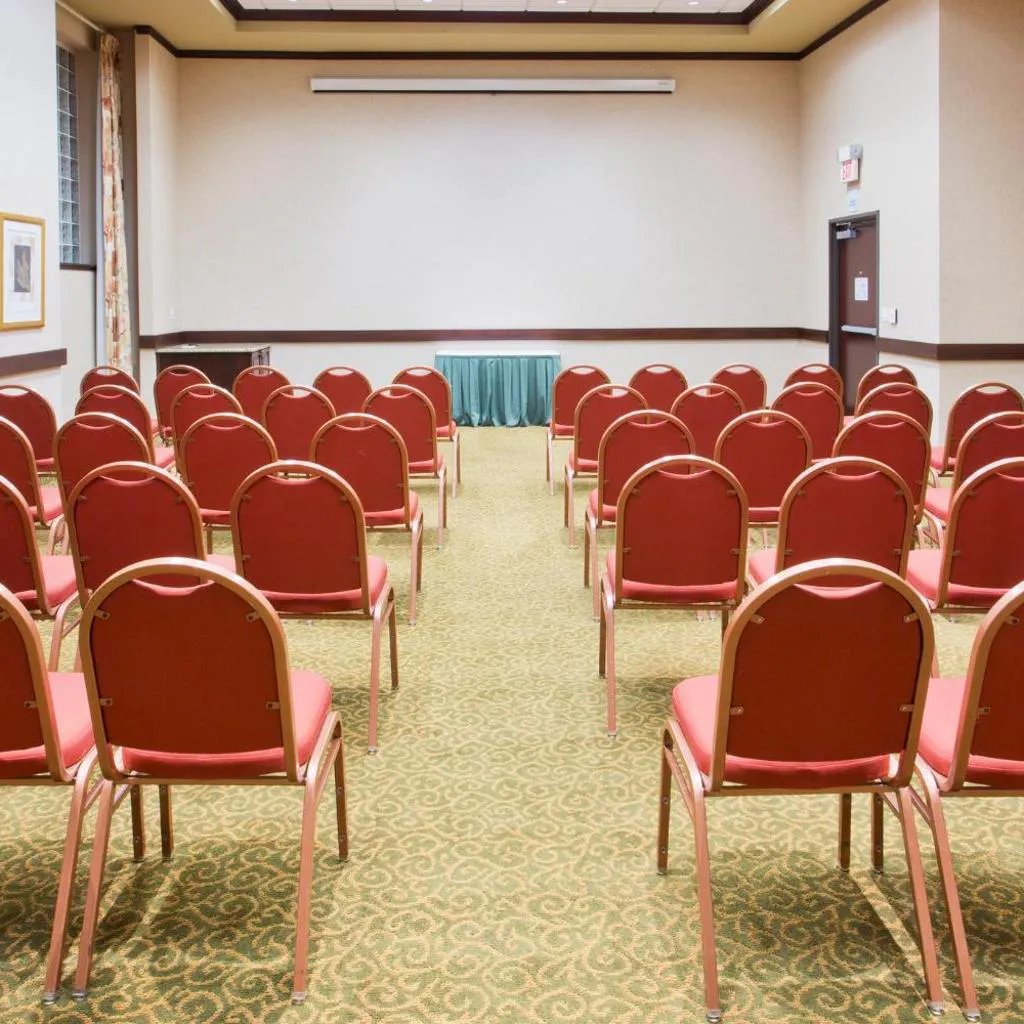 Photograph of Holiday Inn Express Hotel & Suites Portland-Northwest Downtown by IHG