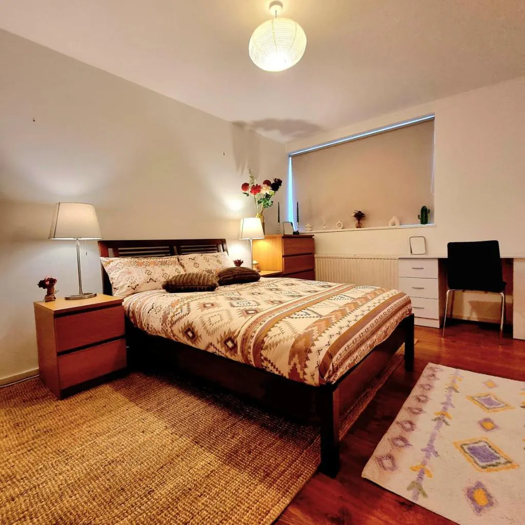 Photograph of Charming Central london 4 bedroom duplex with private entrance