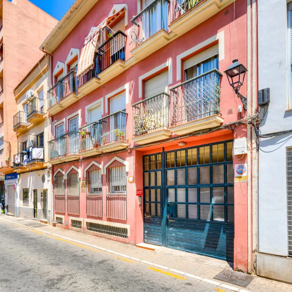 Photograph of Two bedroom apartment with patio in Malaga City Center
