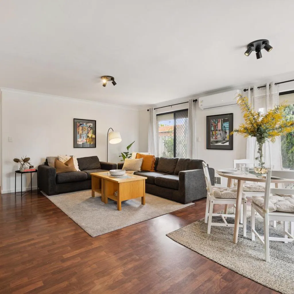 Photograph of Spacious City Fringe 2 Bedroom with Courtyard