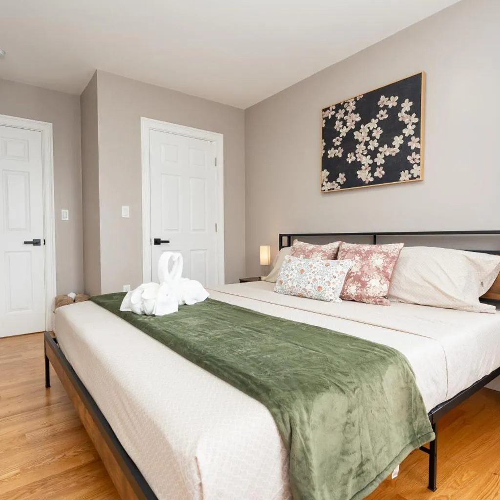 Photograph of Pet-Friendly Modern 3BR 1st-floor Apt Boston - Easy Franklin Park & Red Line Access 5581