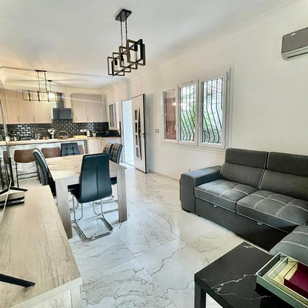 Photograph of Modern 3 rooms on the ground floor