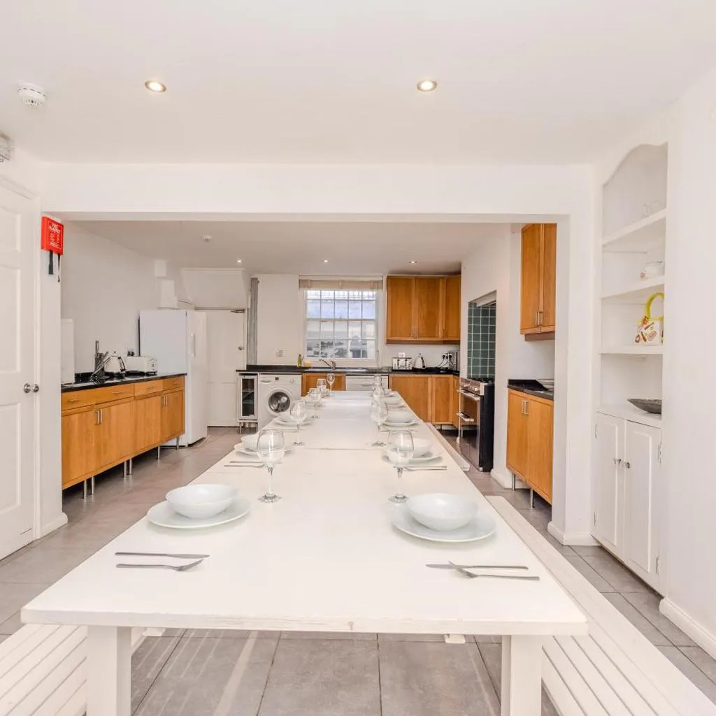 Photograph of Perfect Seaside Getaway I Central Big Town House Next To Brighton Beach I First Choice For Big Group & Family Stay