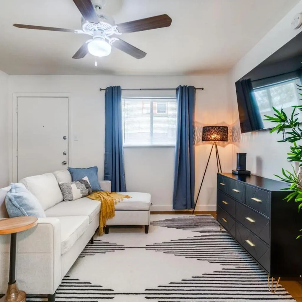 Photograph of Austin Central 10 Min to Downtown