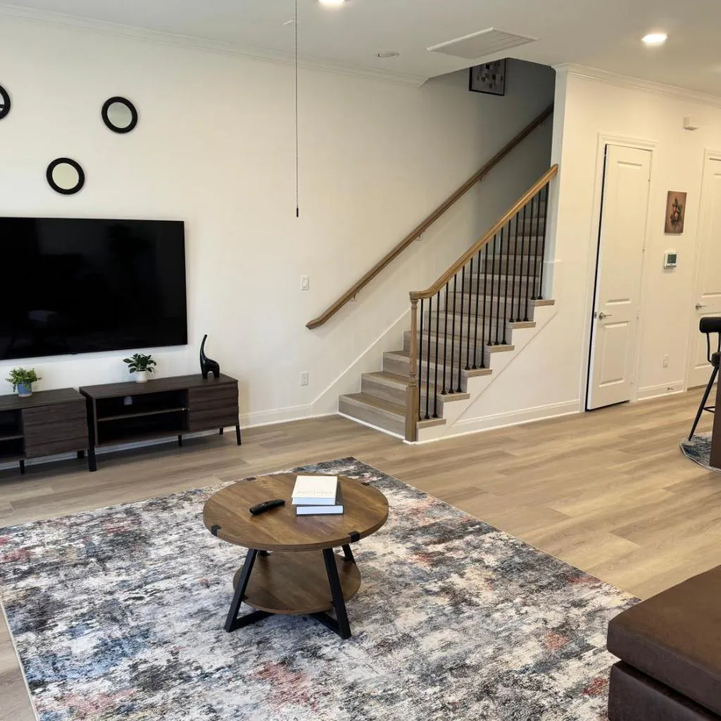 Photograph of Modern 2 Bedroom All-En-Suite Near Downtown with EV Socket