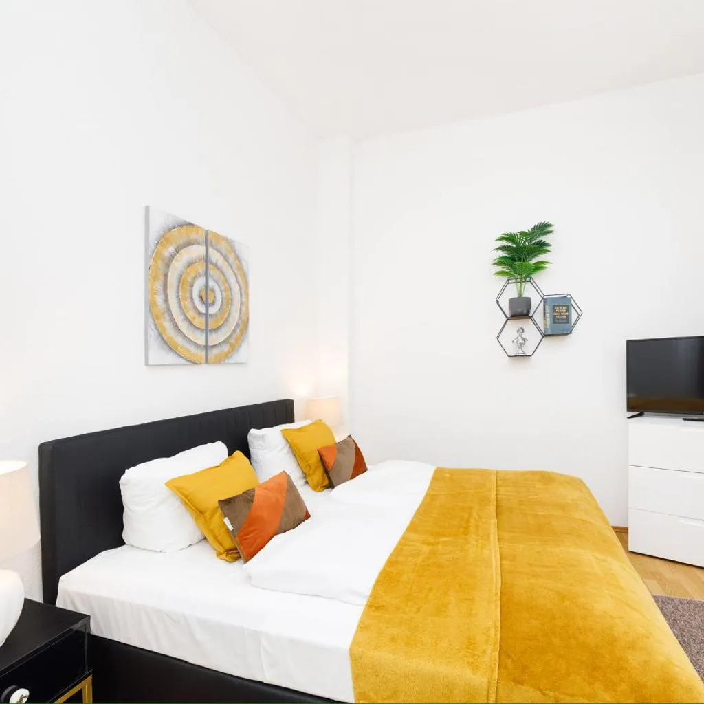 Photograph of Great Central City Apartments Mitte Museumsinsel