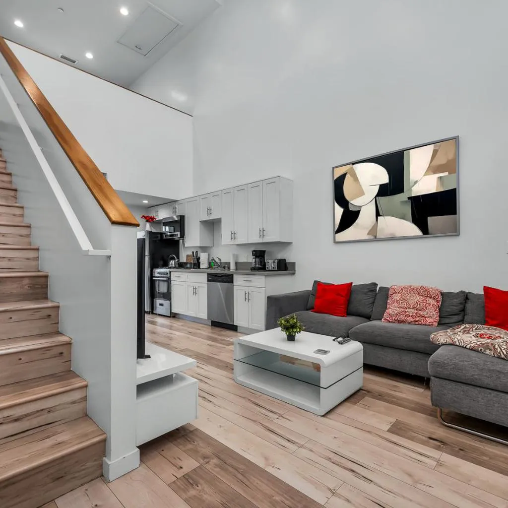 Photograph of Modern 1 Bedroom Loft Near Hollywood Free Parking Self Check-In