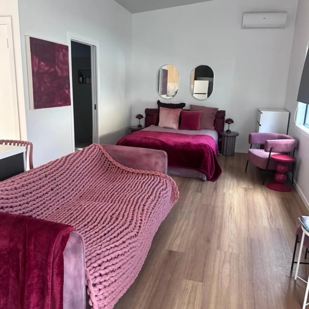 Photograph of Cherrie Studio & Court yard Private Pet Friendly Free Parking