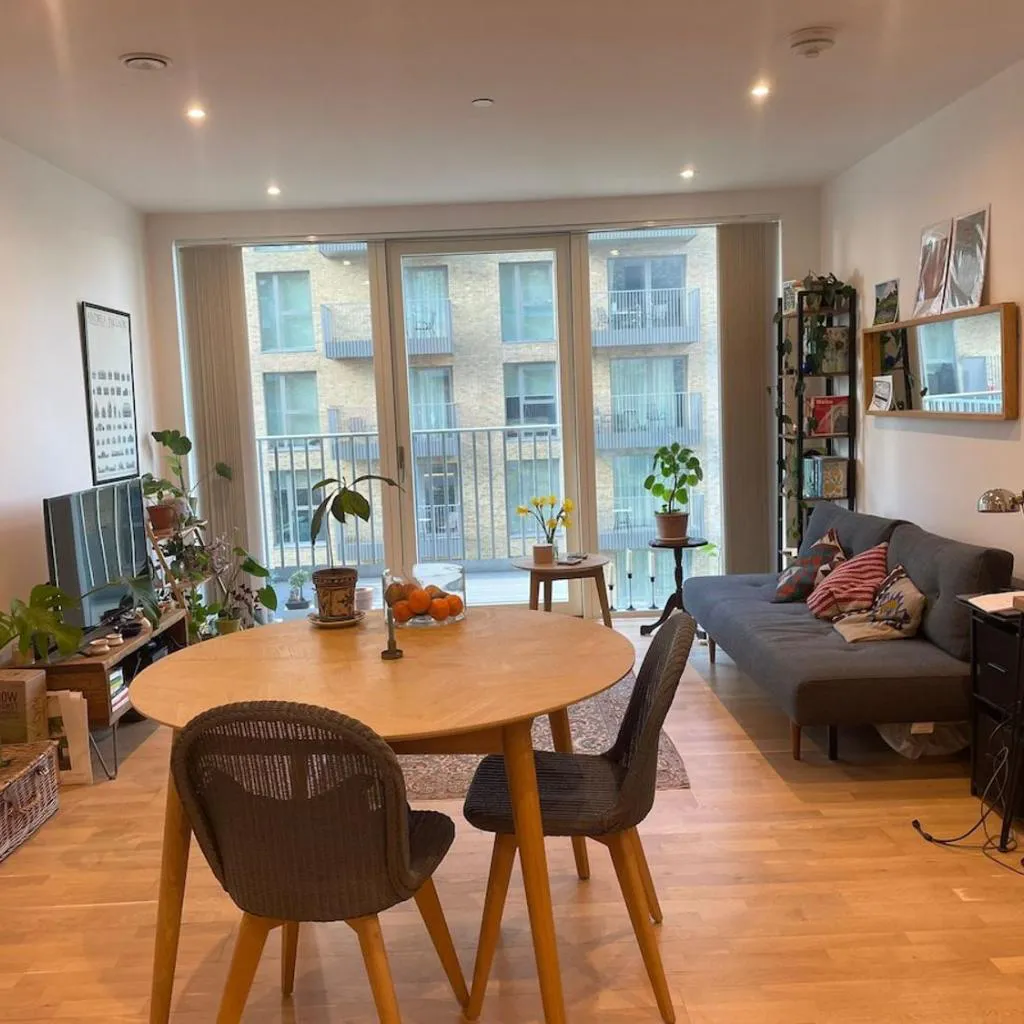Photograph of Large 1 bed flat with balcony