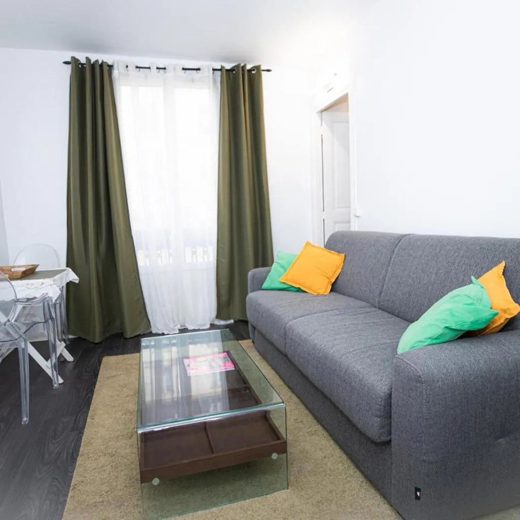 Photograph of Chambre salon pont de l ourcq