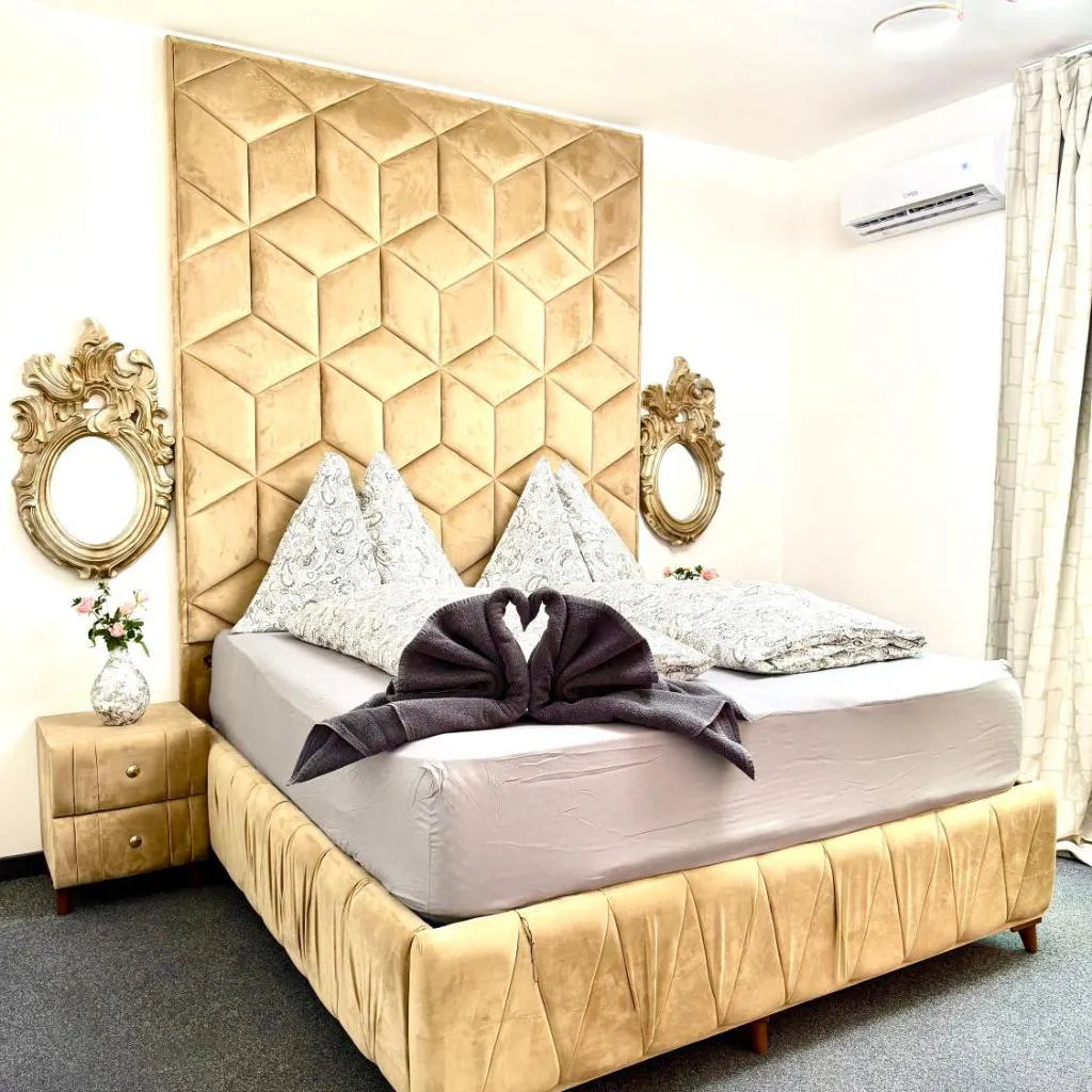 Photograph of Modern 3 BD Apartment next to centre 75 sq m