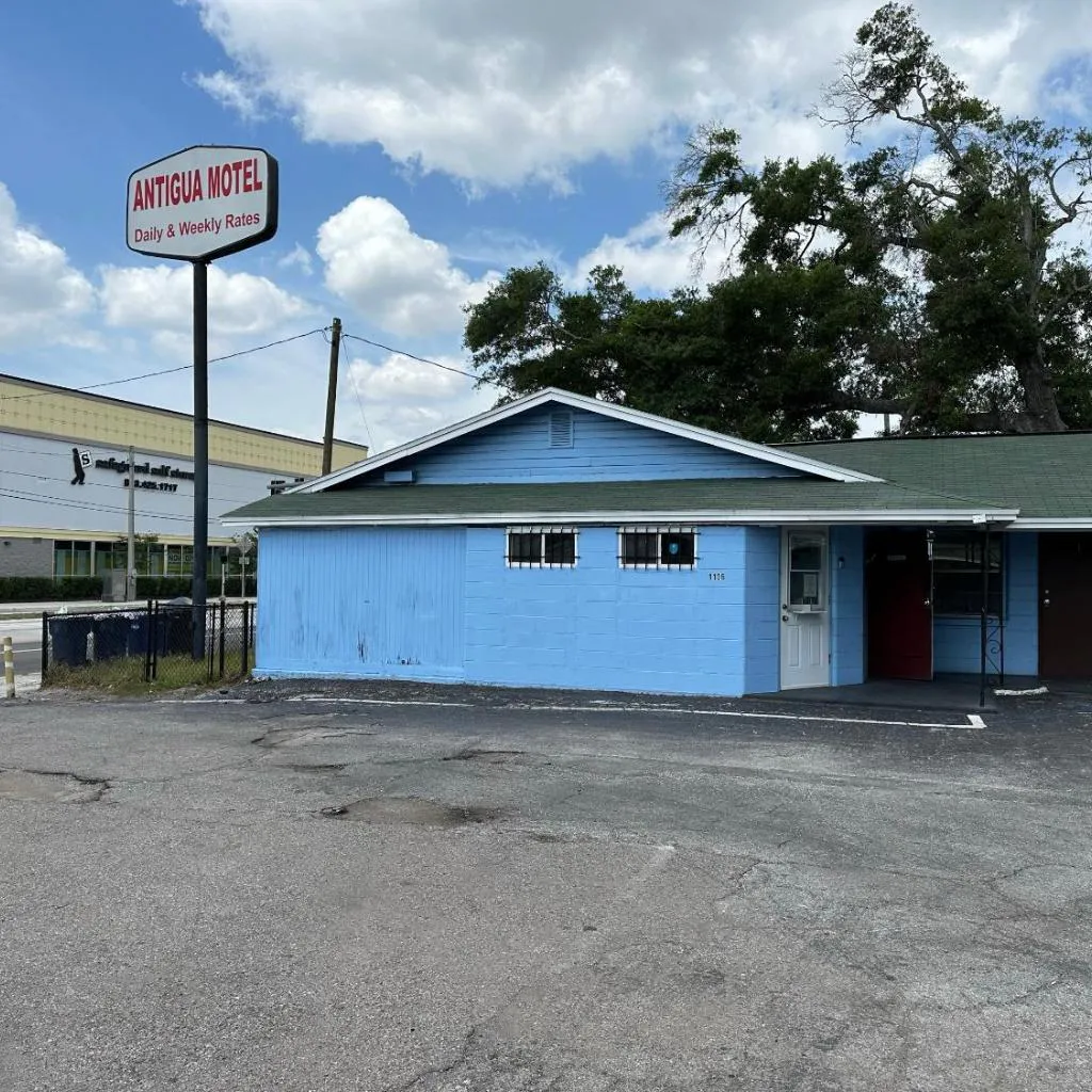 Photograph of Antigua Motel by OYO Tampa US - 41