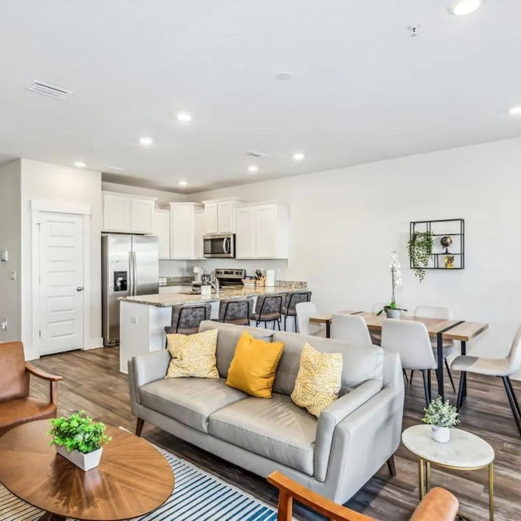 Photograph of LUXURY TOWNHOME NEAR DOWNTOWN AND PENSACOLA BEACH