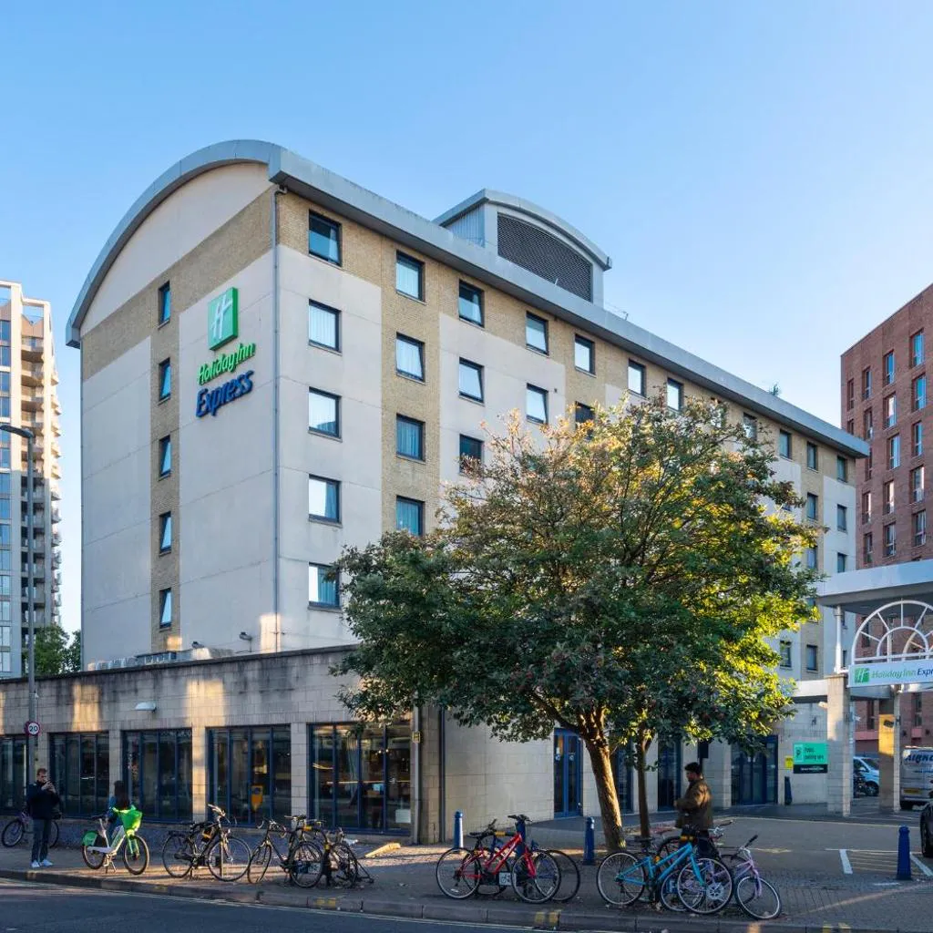 Photograph of Holiday Inn Express London - Wandsworth by IHG