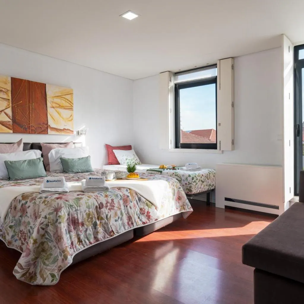 Photograph of Host Wise - Cozy House w Balcony