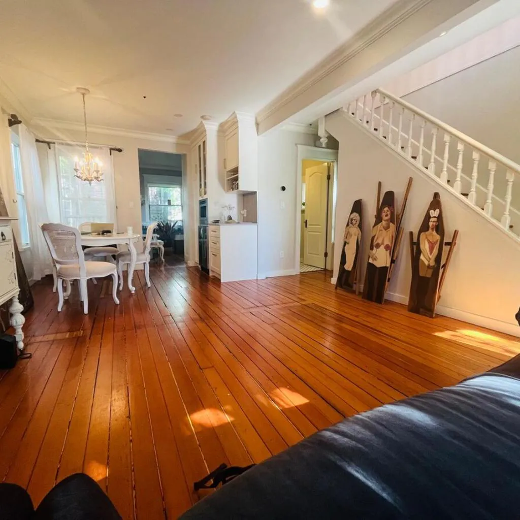 Photograph of 3 level, home near downtown!