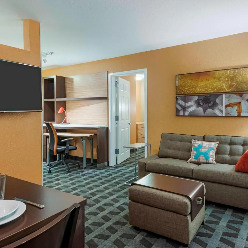 Photograph of TownePlace Suites by Marriott Savannah Midtown