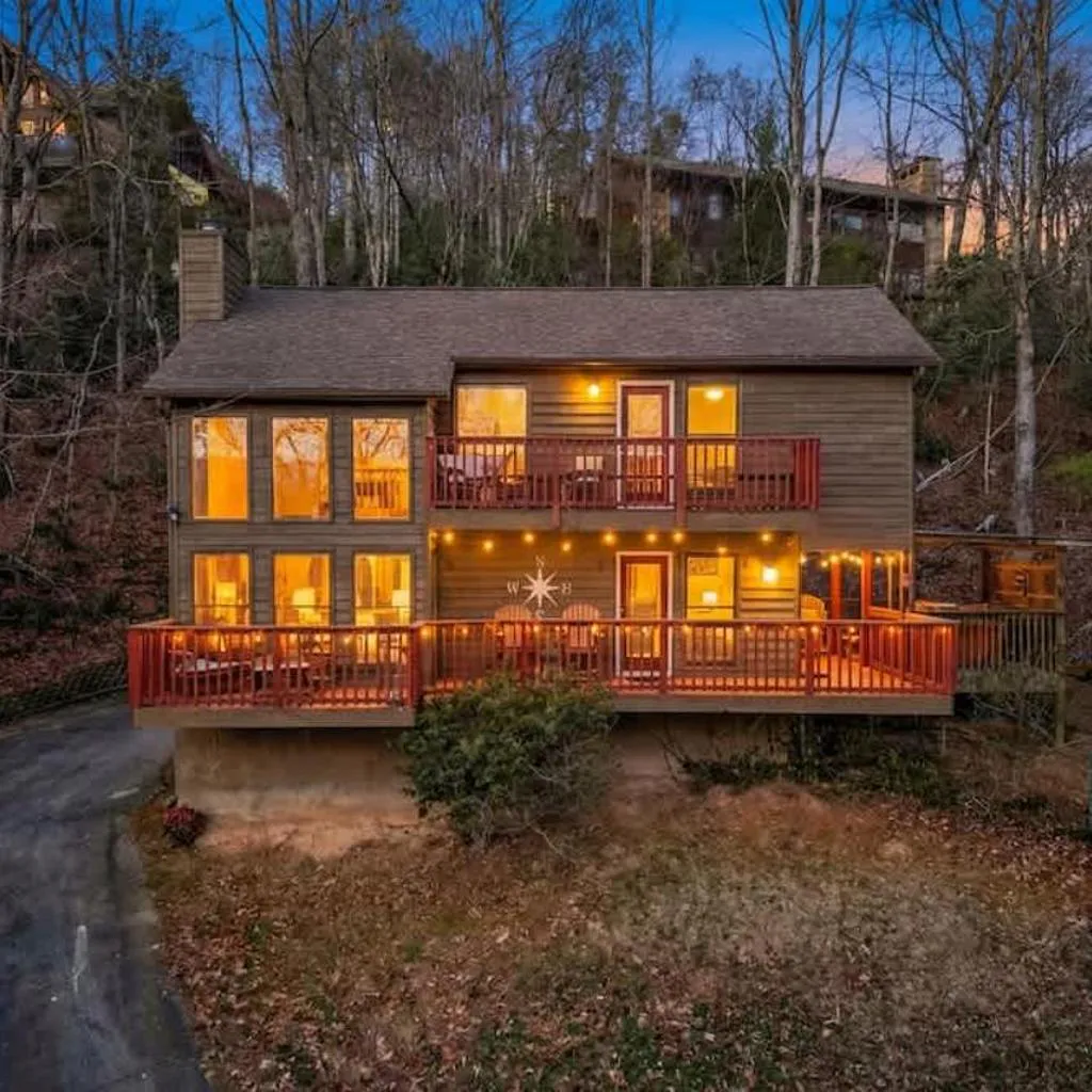 Photograph of ONE Beary Good View 3BR-2BA in Gatlinburg Sleeps 9