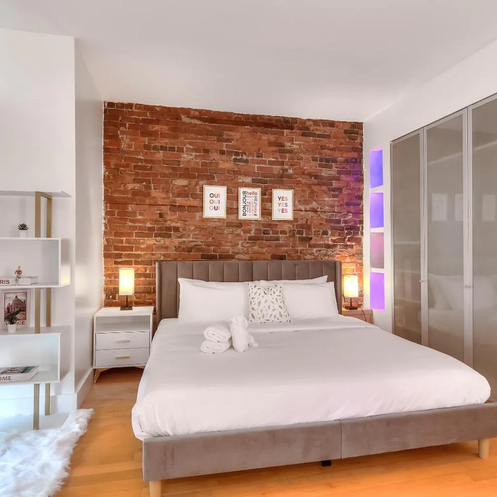 Photograph of Take a break in a modern loft on Plateau-Mont-Royal