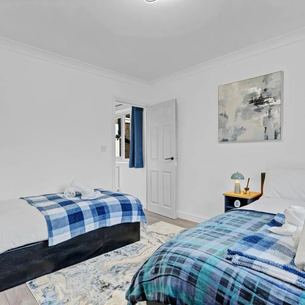 Photograph of The Central Suite Modern 2 Bedroom Flat
