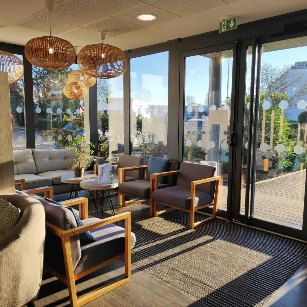 Photograph of Contact Hôtel Le Provençal Bordeaux Lac