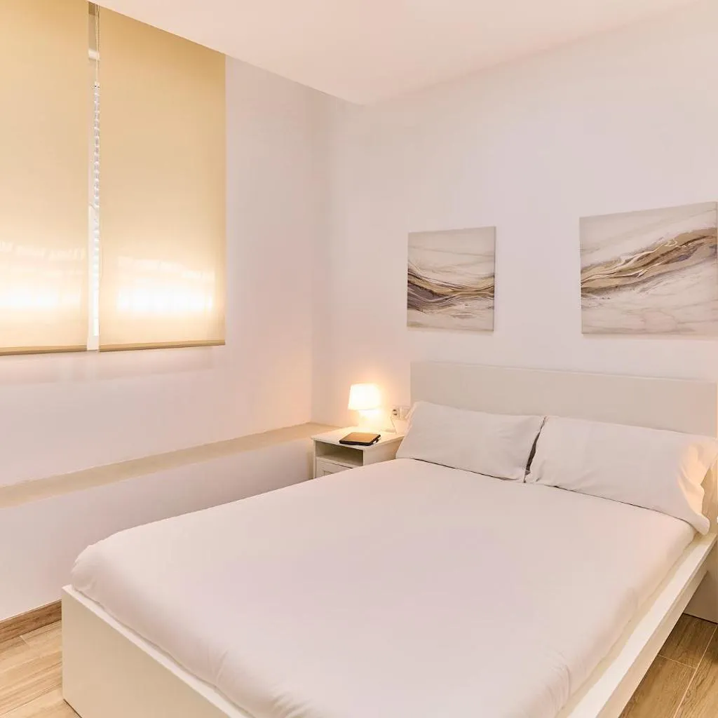 Photograph of Apartamentos Méndez Álvaro by gaiarooms