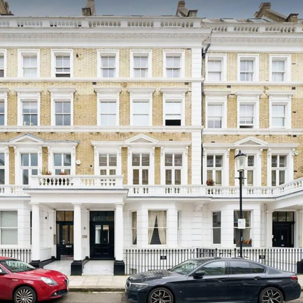 Photograph of Impressive Quiet South Kensington Central Apartment - sleeps up to 6 - next to Museums, direct from Heathrow