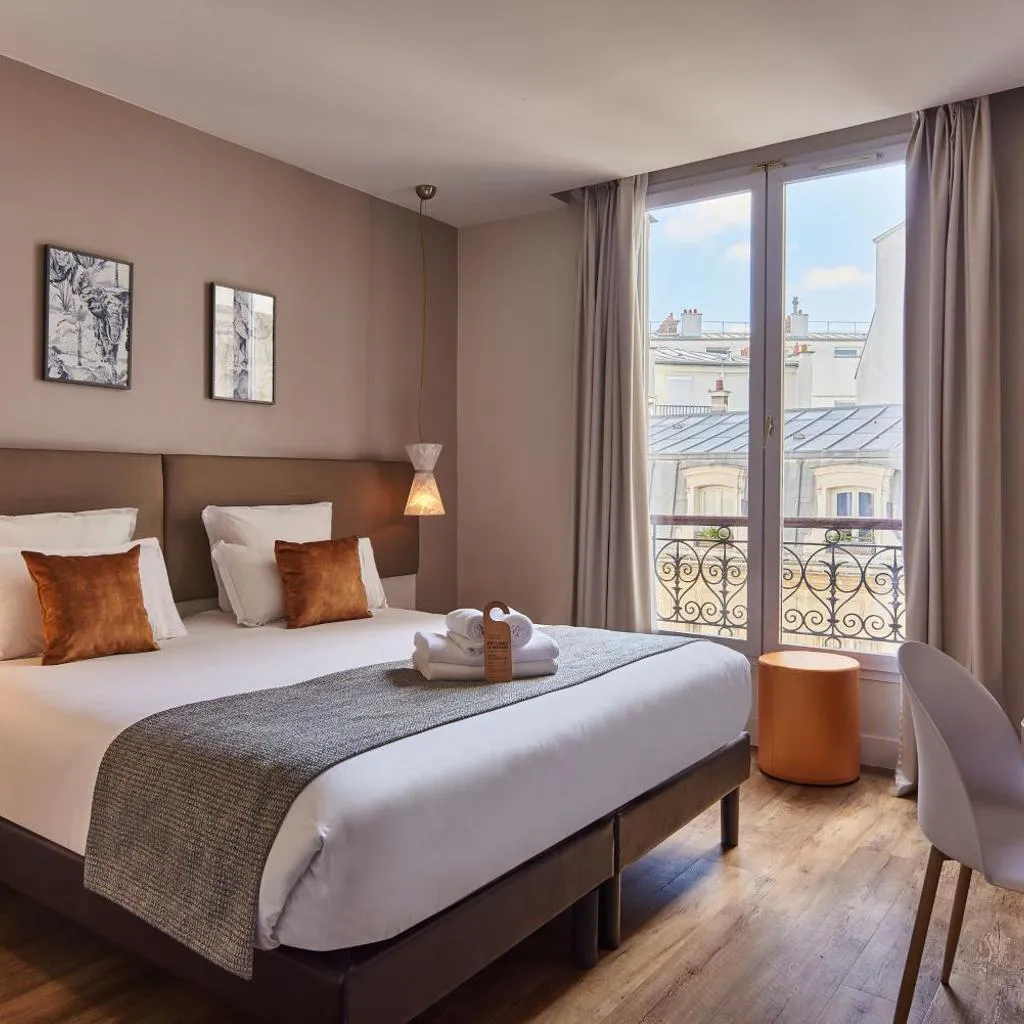 Photograph of Hotel Magenta 38 by Happyculture