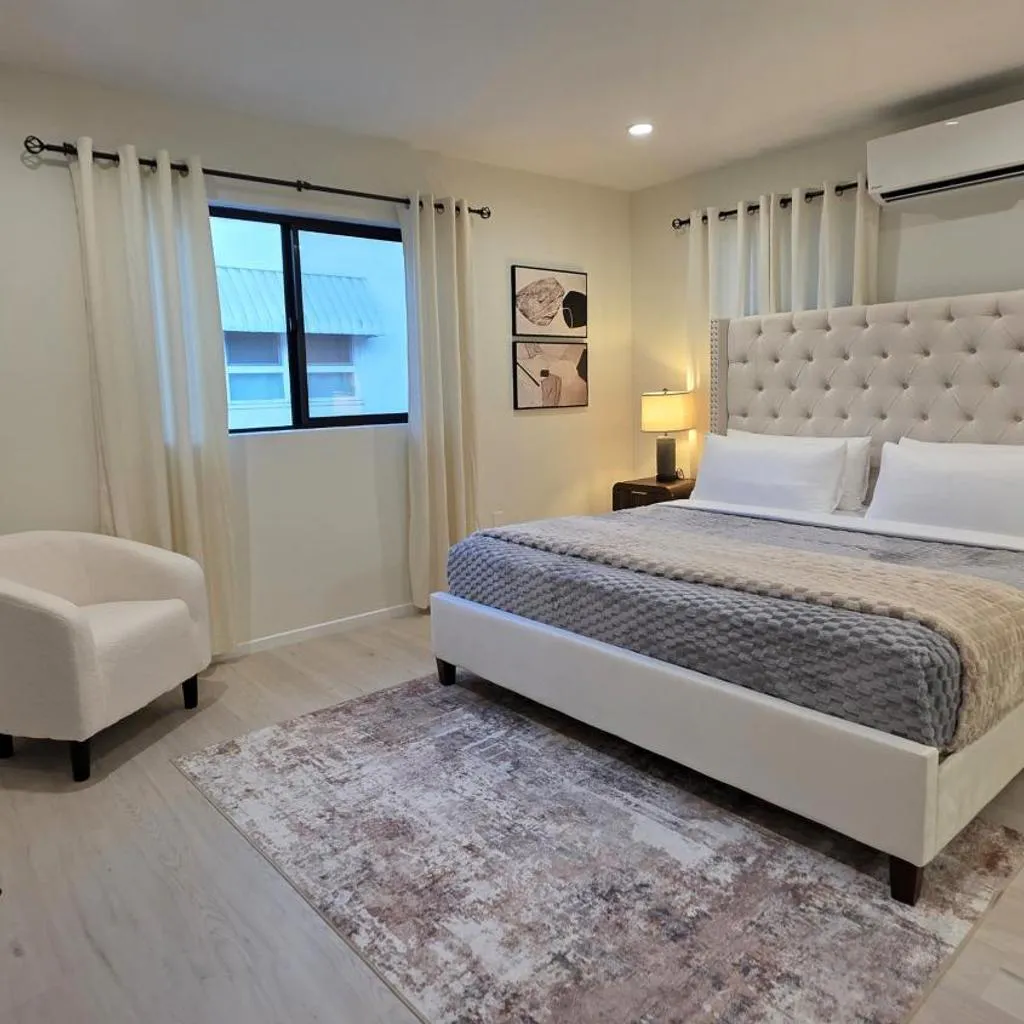 Photograph of Luxury 2-Bedroom Near Cedars-Sinai & Rodeo Drive Walk to markets and restaurants