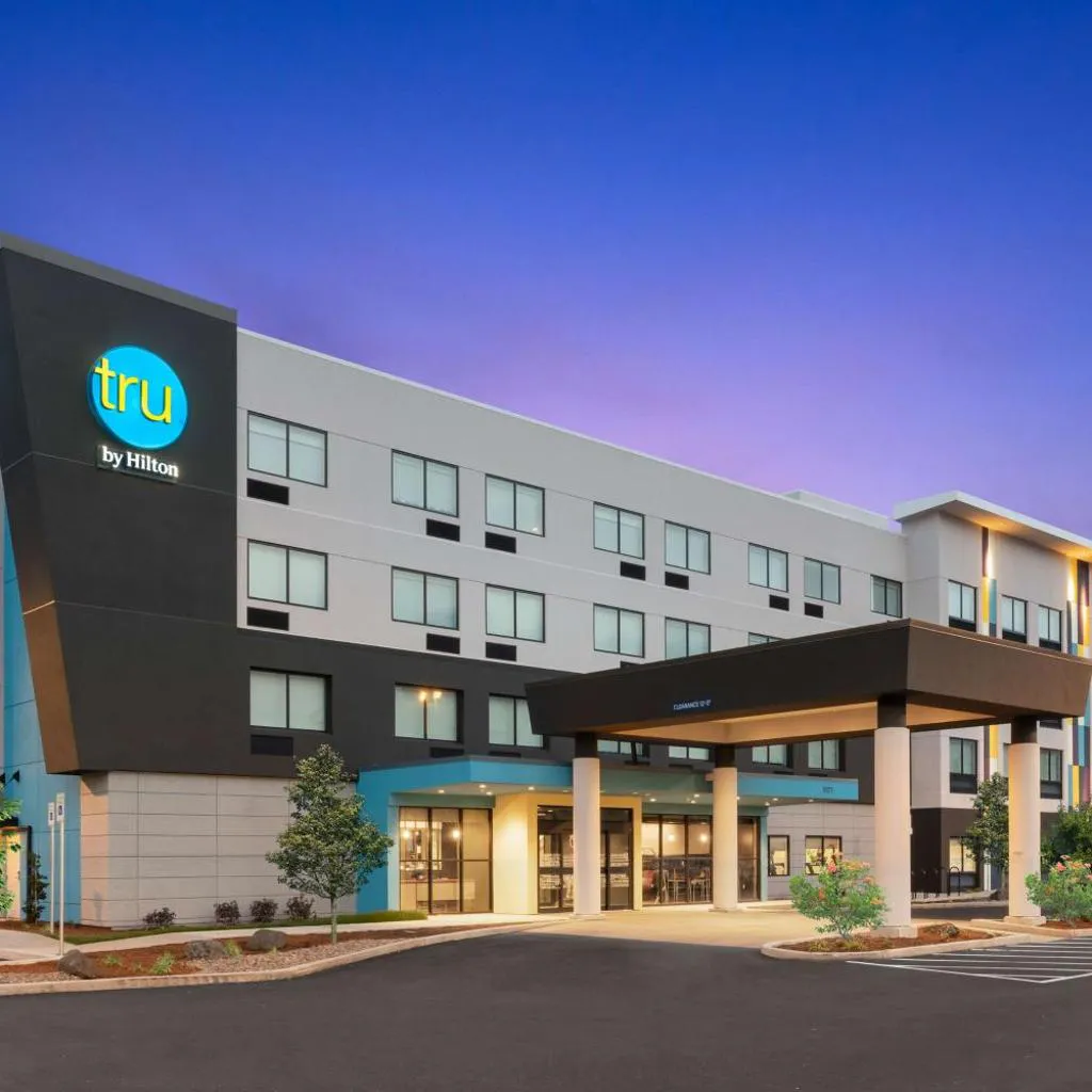 Photograph of Tru By Hilton Portland Airport, Or