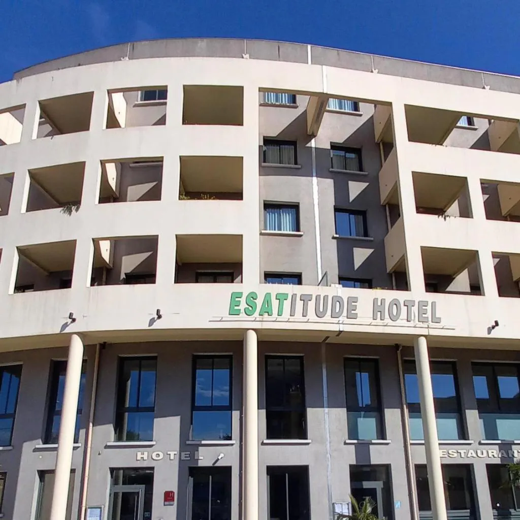 Photograph of Esatitude Hotel