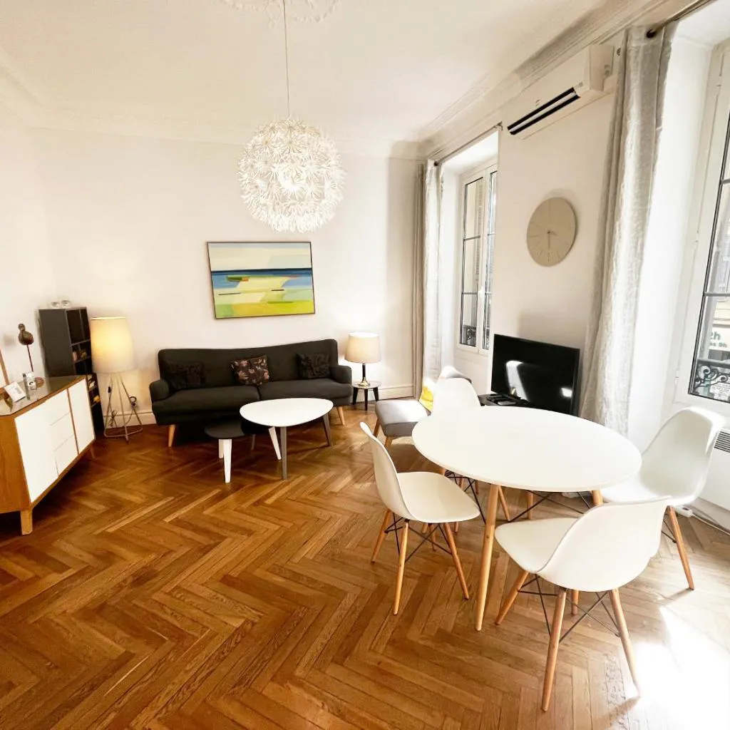 Photograph of ApartHotel Riviera - 2 minutes de la plage - Exceptionnel 2 chambres AC - BALCON MEYERBEER 1