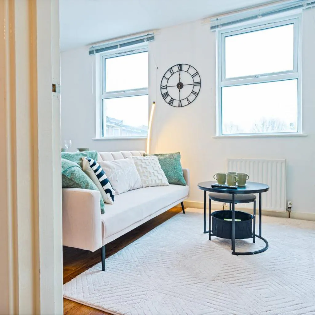 Photograph of Stylish 2-bed flat in the heart of Bermondsey with Free Parking