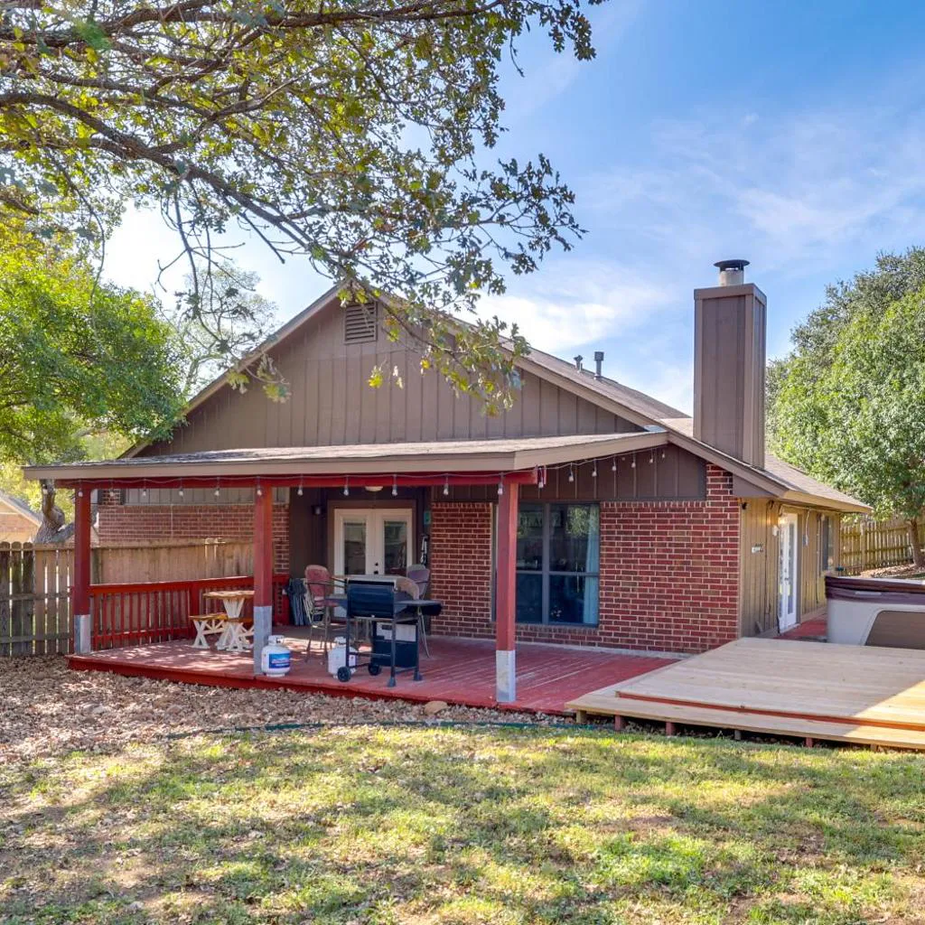 Photograph of Private Pool & Hot Tub: Dog-Friendly Live Oak Home