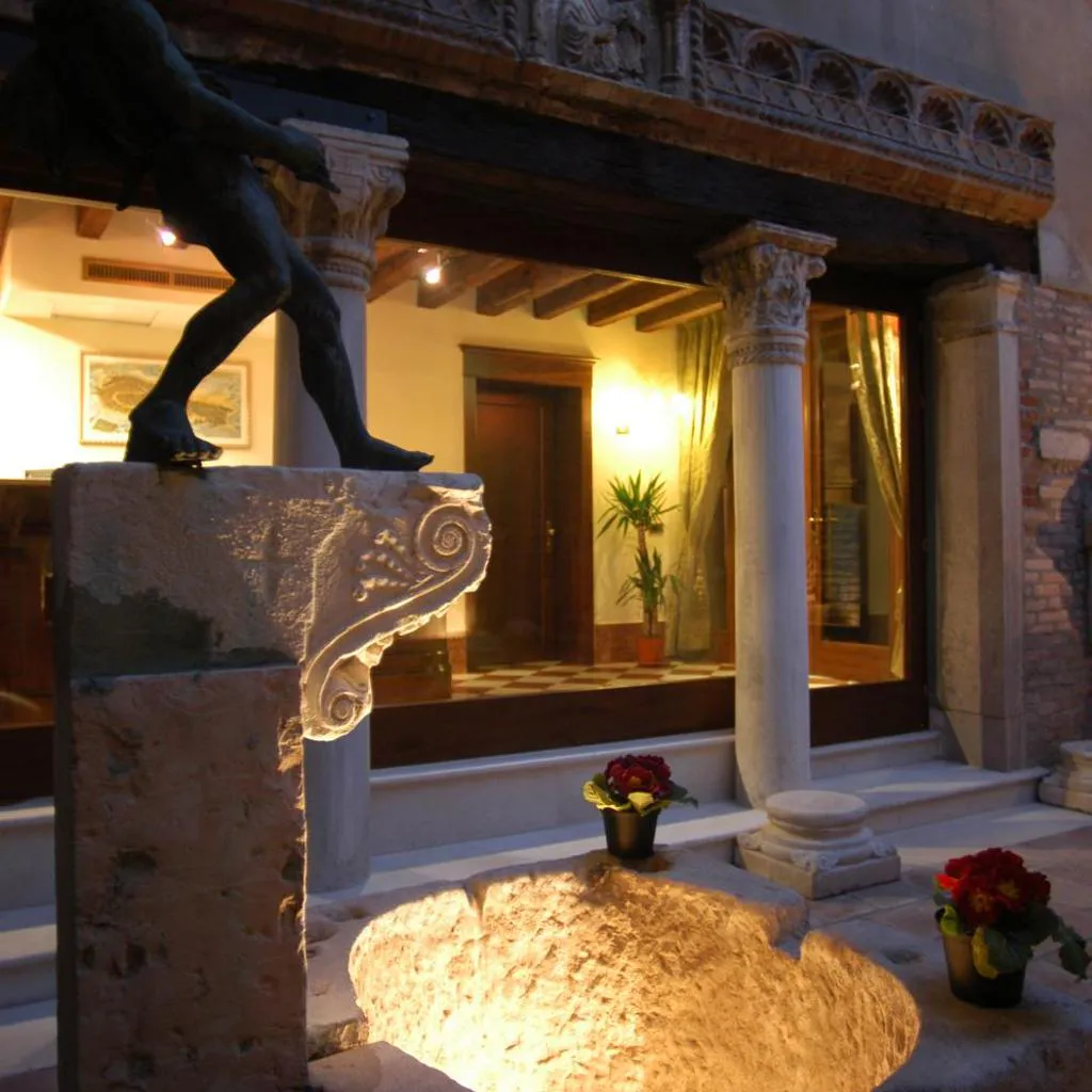 Photograph of Hotel Al Ponte Mocenigo