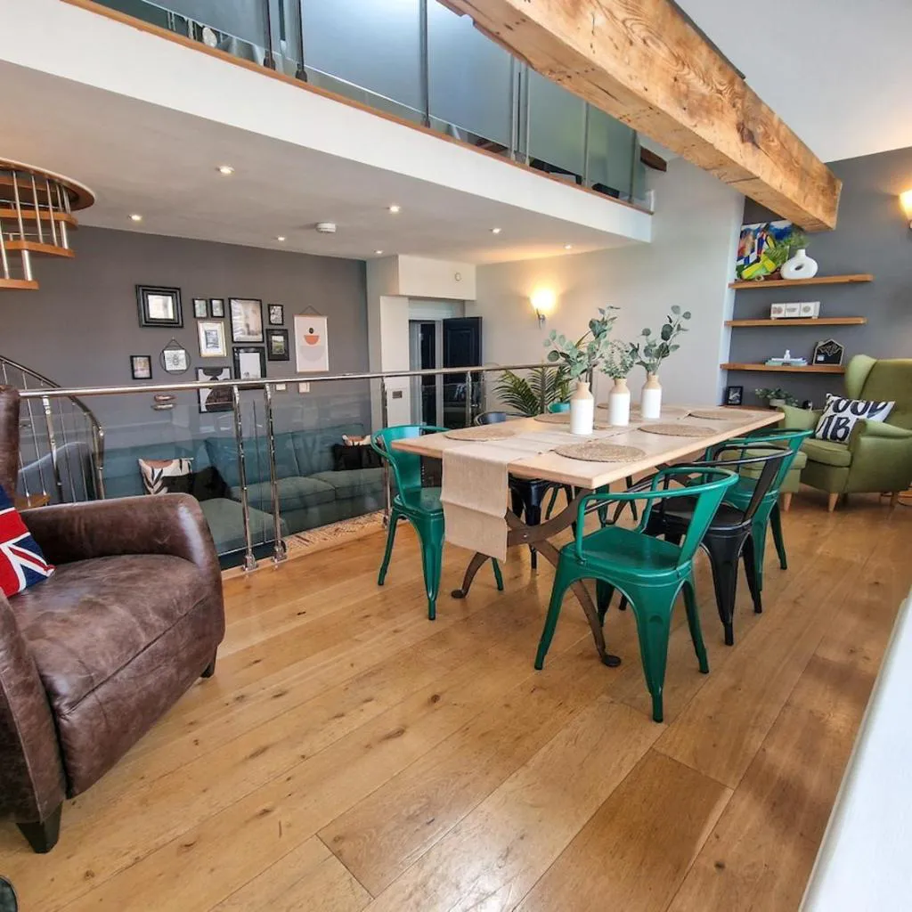 Photograph of 3 Bed Piccadilly Duplex City Centre