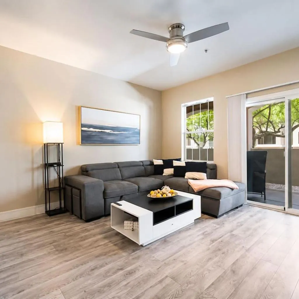 Photograph of 2 BR Vegas Oasis Pool Parking Near Strip