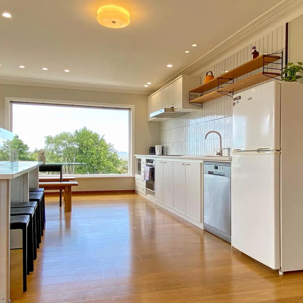 Photograph of Cosy family house in Massey with Good View