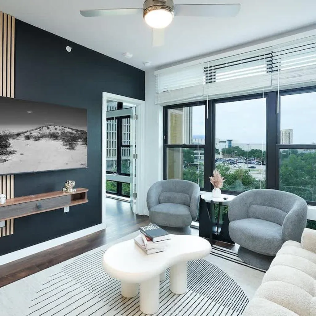Photograph of Cozy 1BR-w Parking & Pool, Near Rvrwlk & Conv Ctr