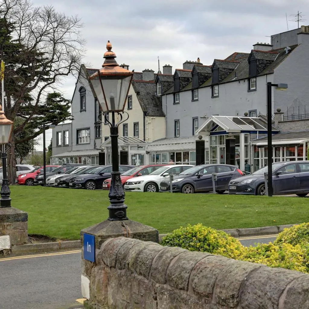 Photograph of Best Western Kings Manor