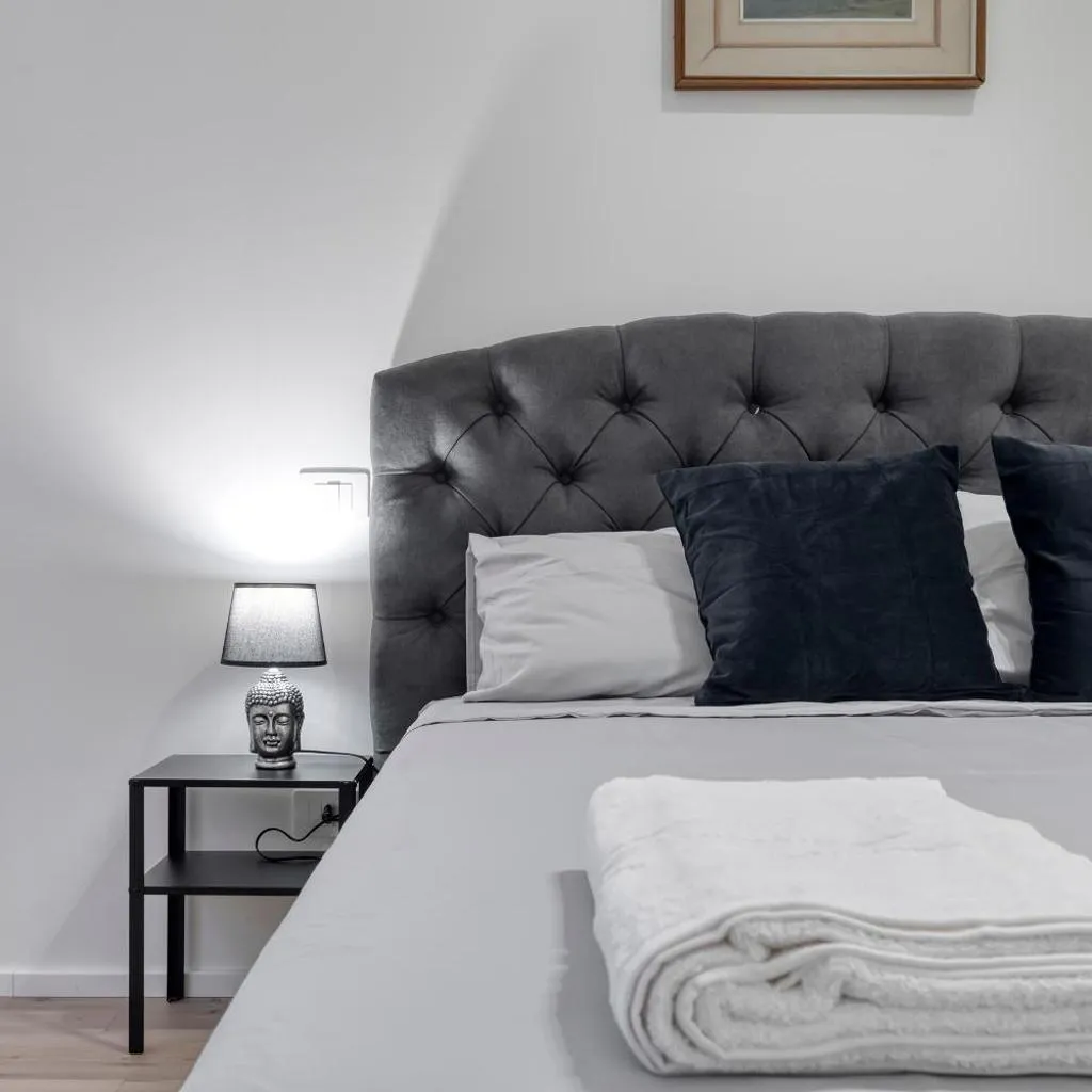 Photograph of Carbonara Palace 2 - Luxury Comfort under Medieval Towers