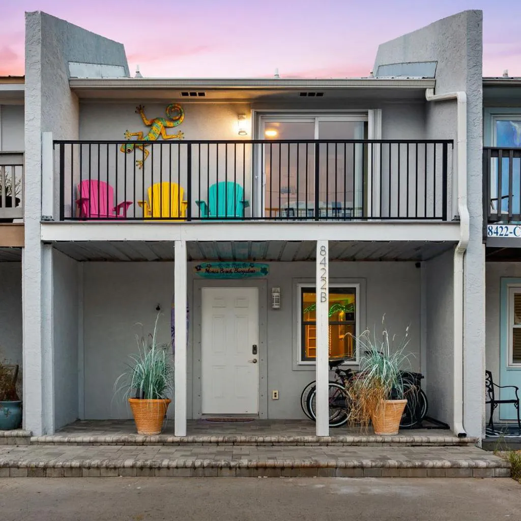 Photograph of Mimi's Beach Bungalow
