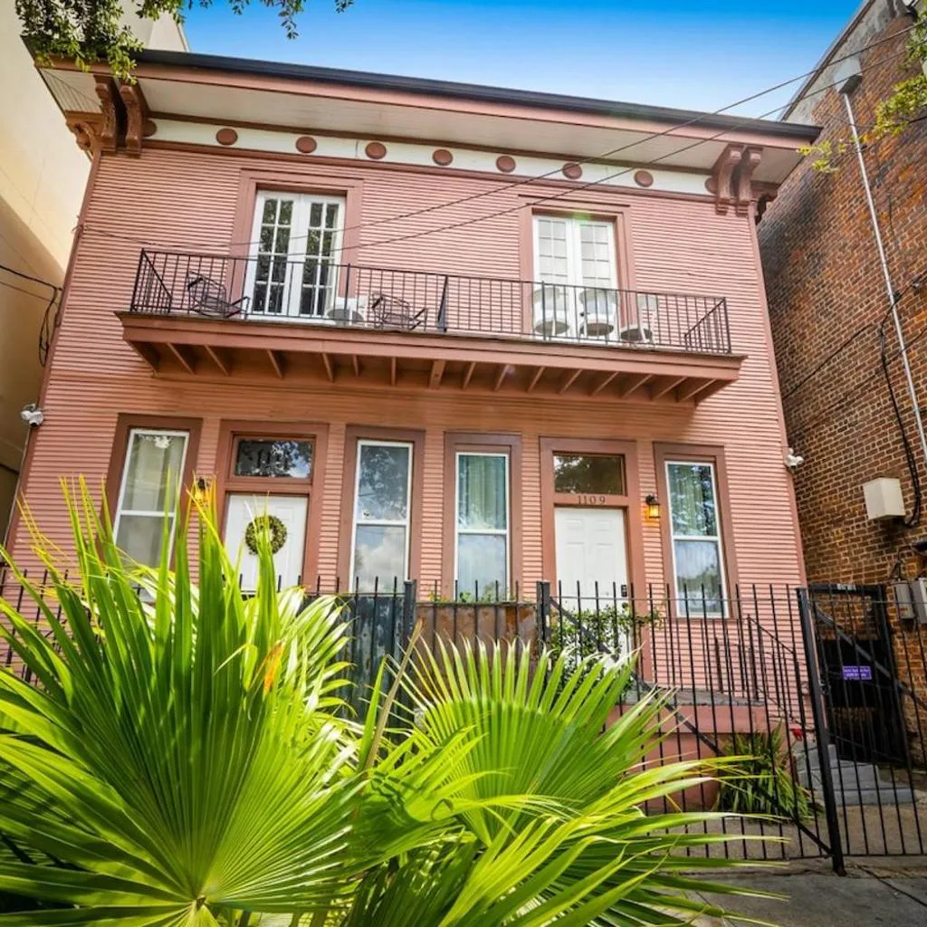 Photograph of Governors Apartment - Steps to French Quarter