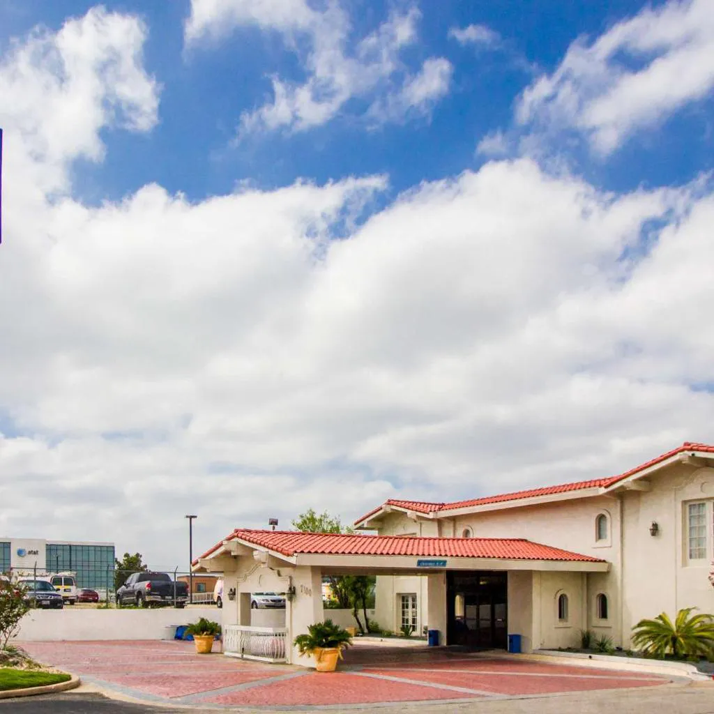 Photograph of Motel 6-Austin, TX - Midtown